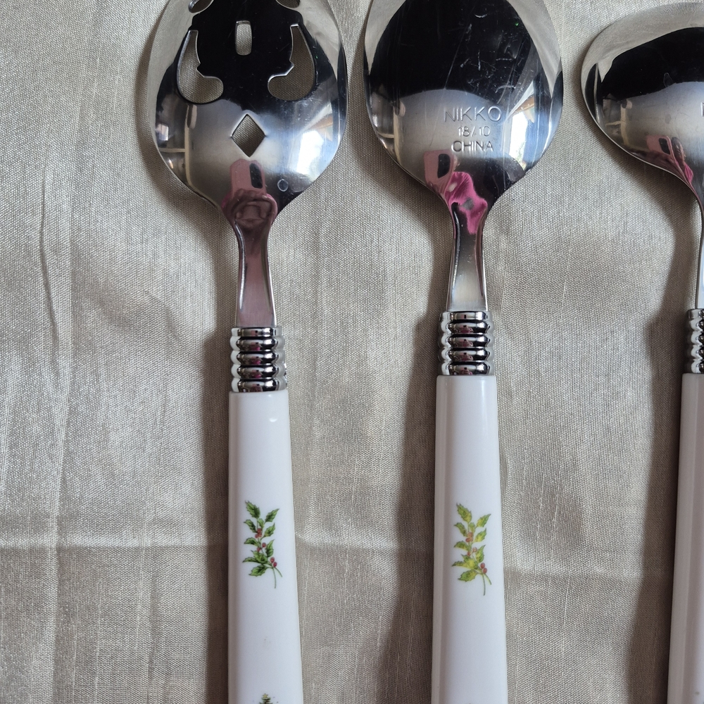 Elegant White 6pc. Vintage Cutlery Set with Tree Design Nikko - Picture 7 of 13